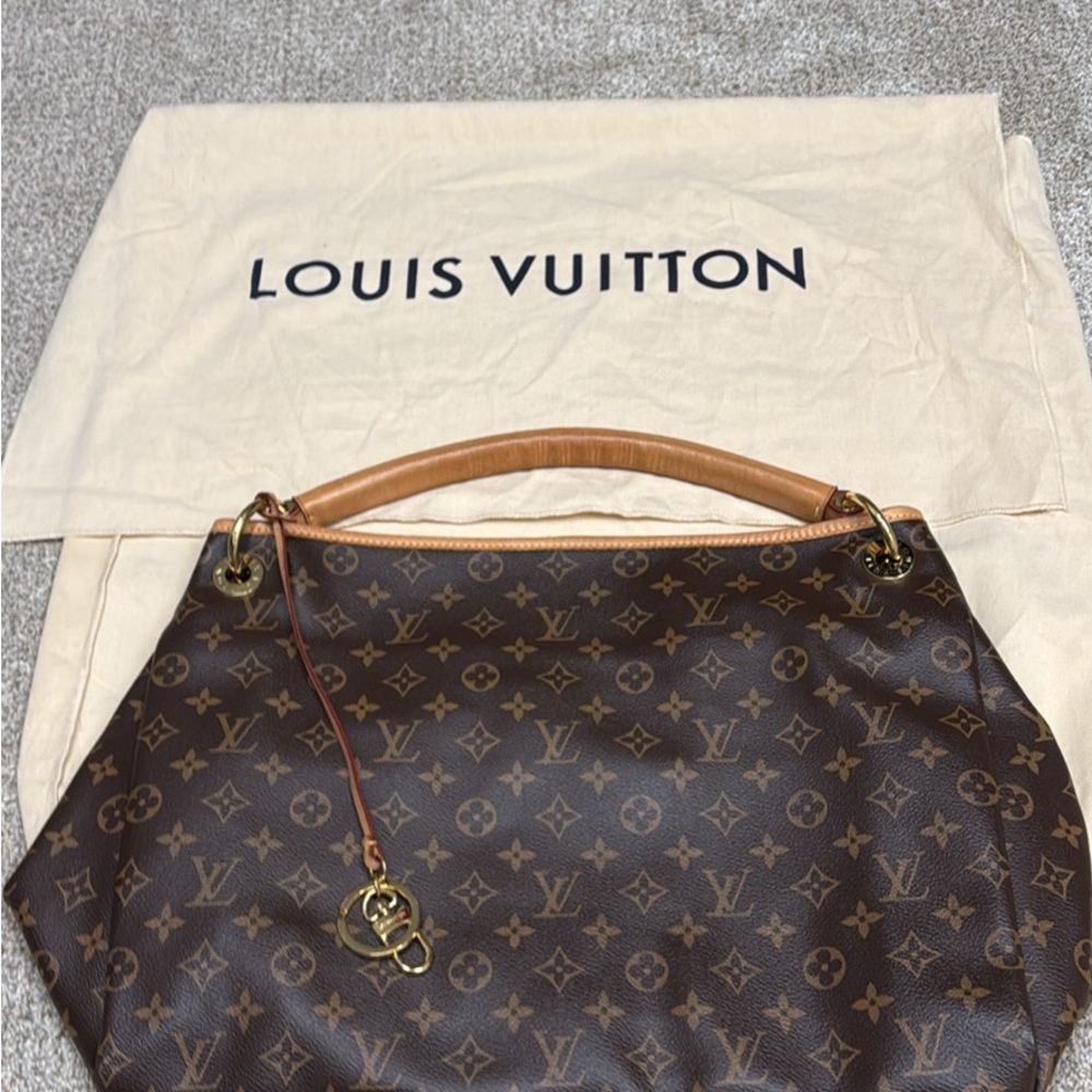 Louis Vuitton Artsy Brown Monogram Women's Bag
